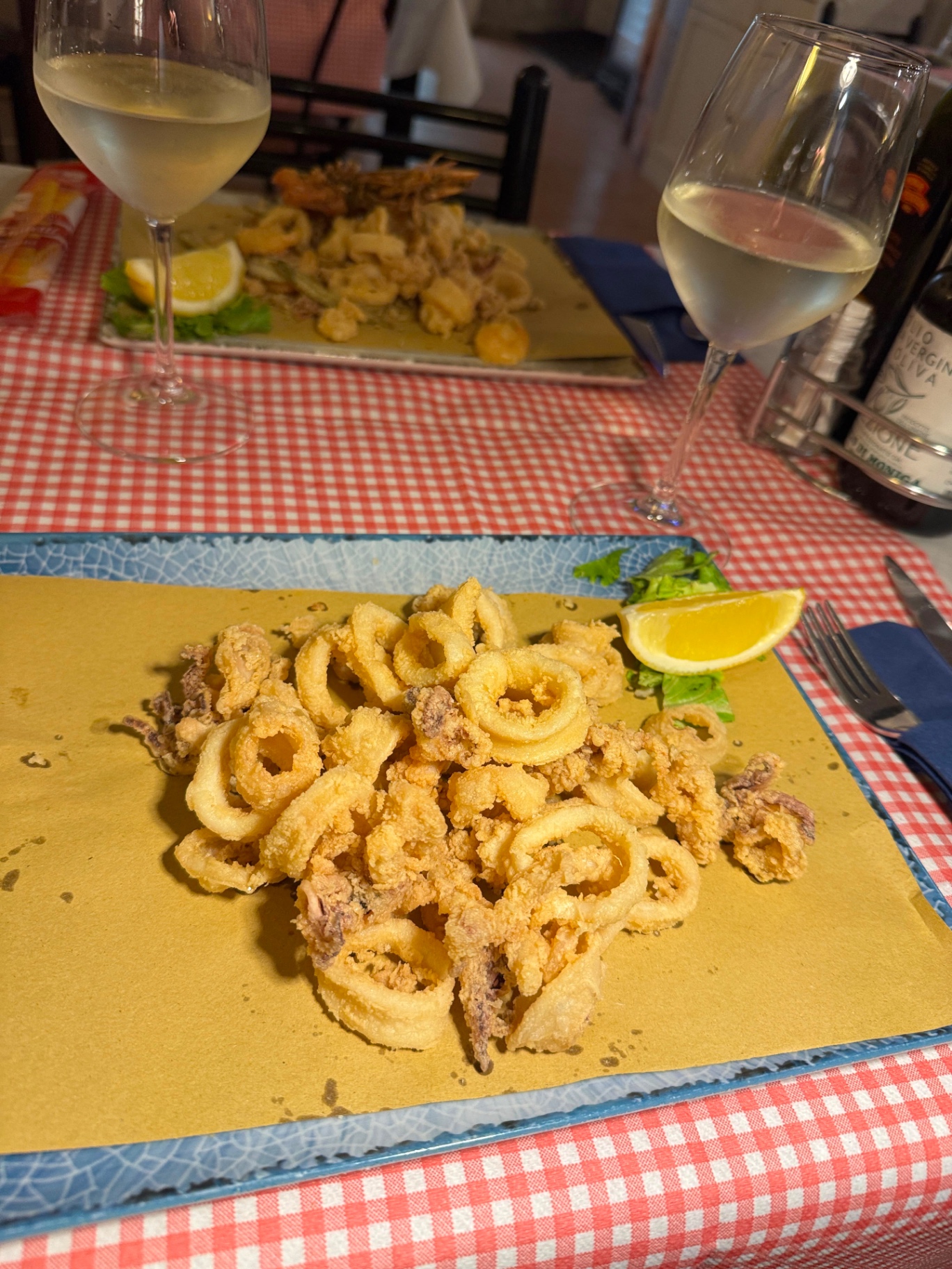 Fritto di calamari con limone
